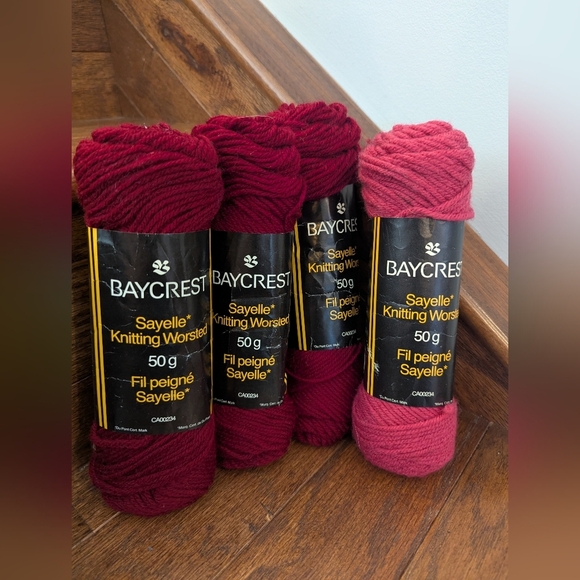 Vintage Sayelle Knitting Worsted Yarn  3 Ruby Red Shades & 1  Pink 50g X4 - Picture 1 of 14